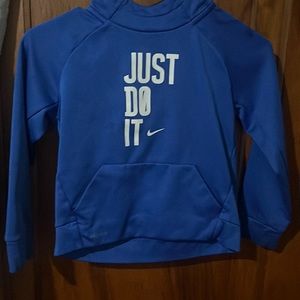 Boys dri fit size 5 nike hoodie